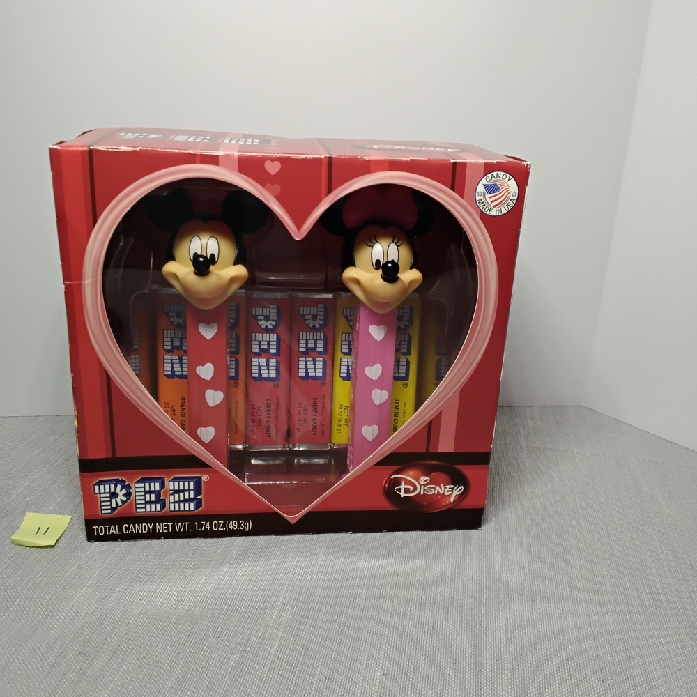 NIP PEZ Disney Valentines Day Mickey and Minnie Set
